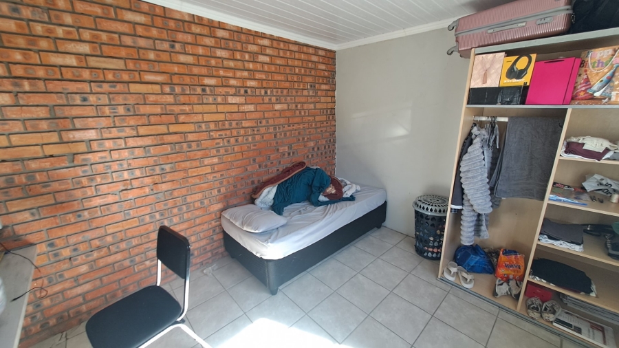 11 Bedroom Property for Sale in Brandwag Free State